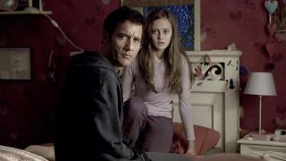 Clive Owen and Ella Purnell in Intruders