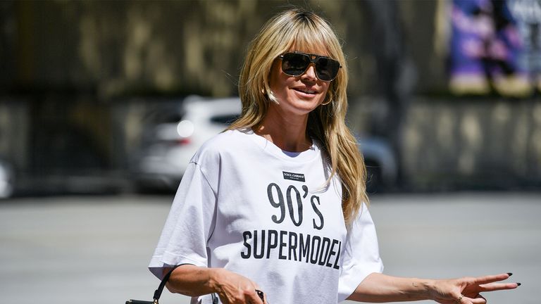 We Cant Stop Watching This Video Of Heidi Klum Cutting Her Own Bangs 