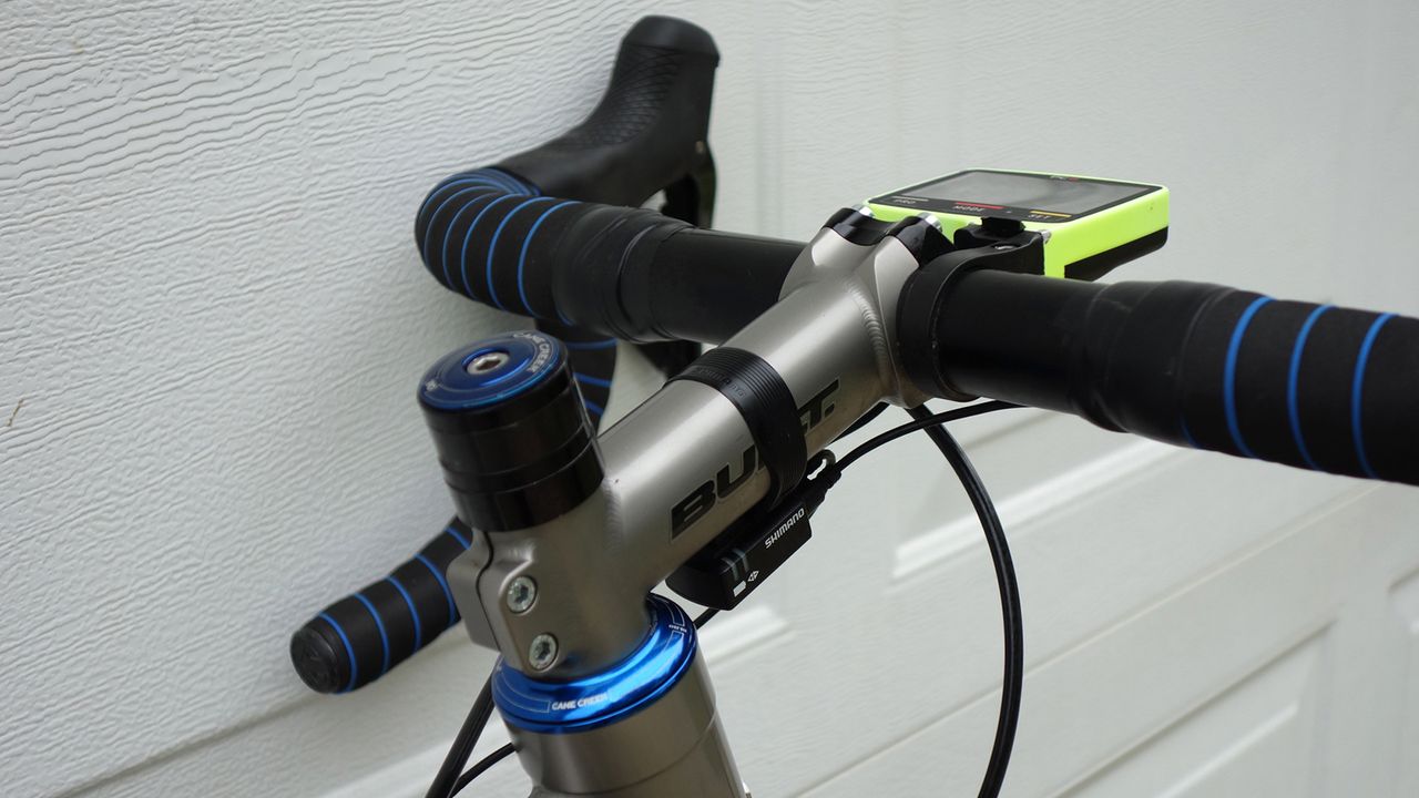A matching titanium stem from Bingham Built is used on the bike
