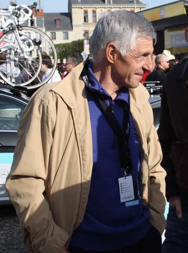Three-time Paris-Roubaix winner Francesco Moser was at the start in Compiegne.