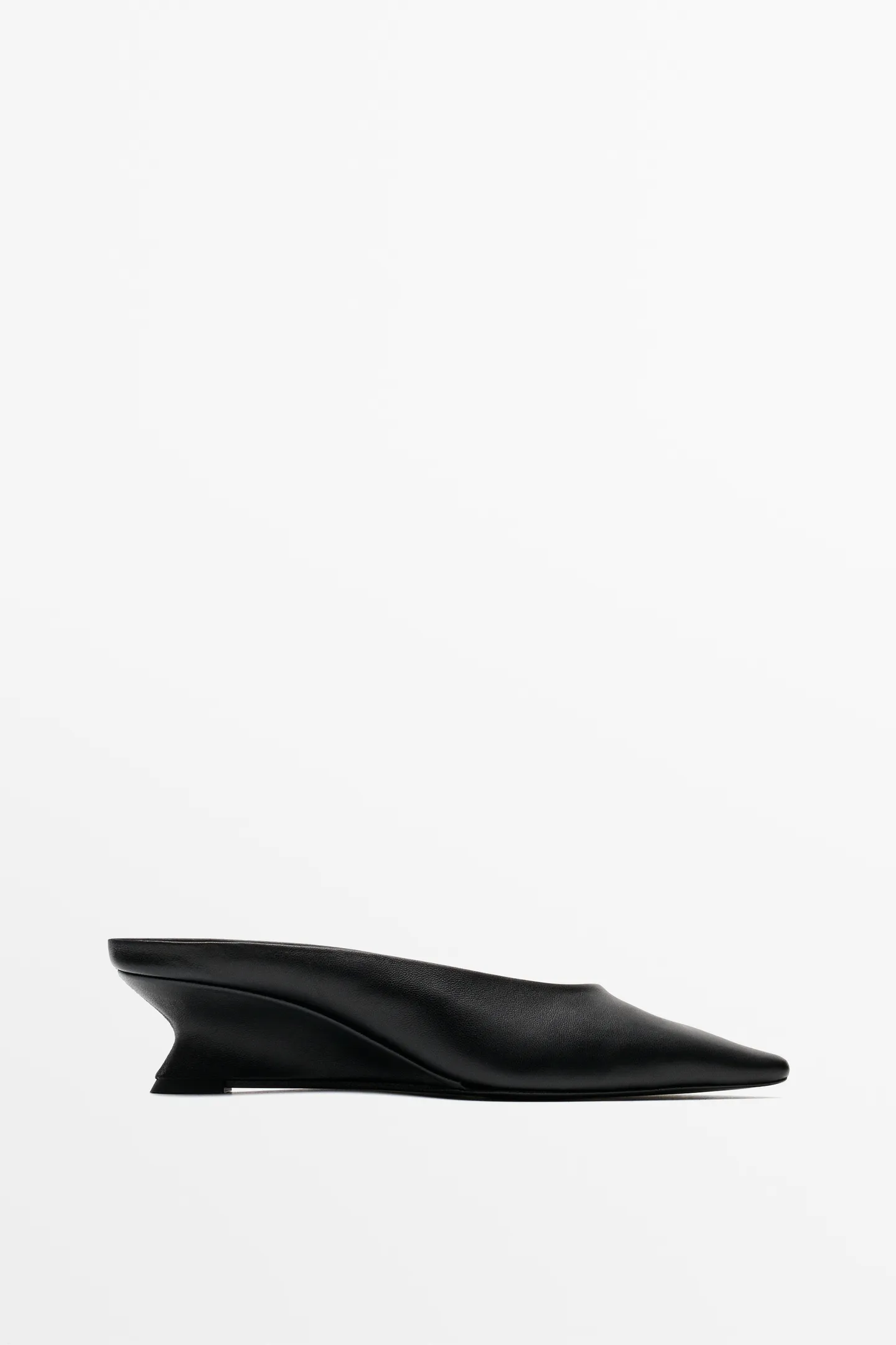 black wedge