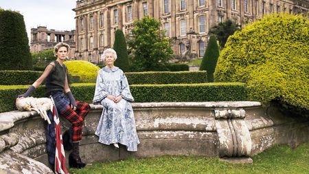 dowager-duchess-of-devonshire-stella-tennant-chatsworth-house-bristish-vogue-2006-c-mario-testino.jpg