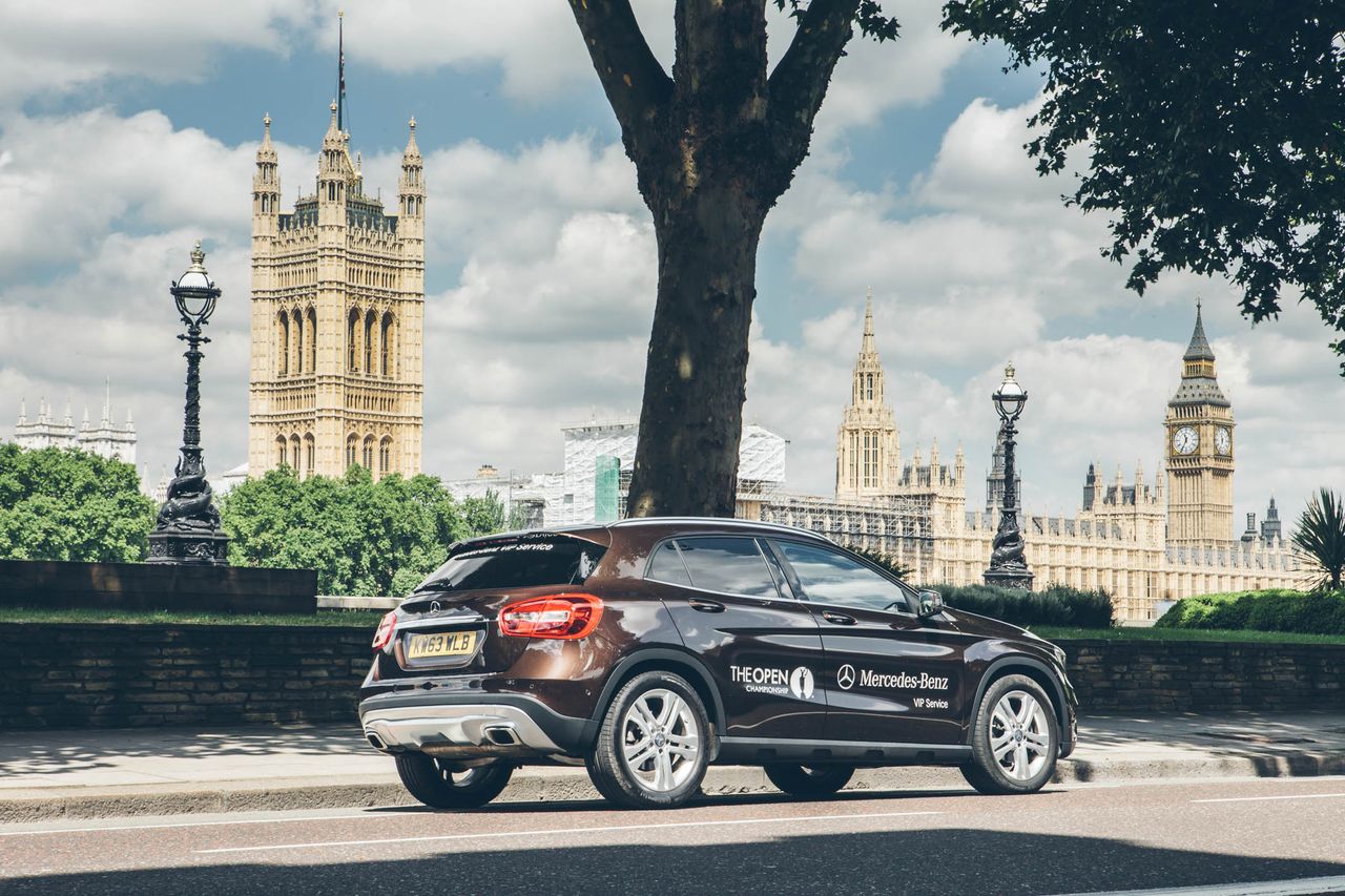 The Mercedes-Benz GLAs safely negotiate their way from Wimbledon to Westminster on #TheOpenRoadtrip