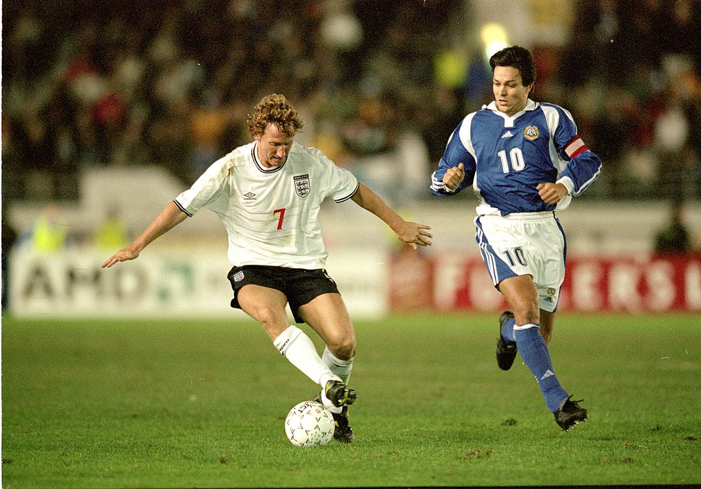 11 Oct 2000: Ray Parlour of England holds off Jari Litmanen of Finland during the World Cup 2002 Group 9 Qualifying match played at the Olympic Stadium, in Helsinki, Finland. The match ended in a 0-0 draw.  Mandatory Credit: Shaun Botterill /Allsport