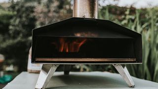 picture of a domestic pizza oven