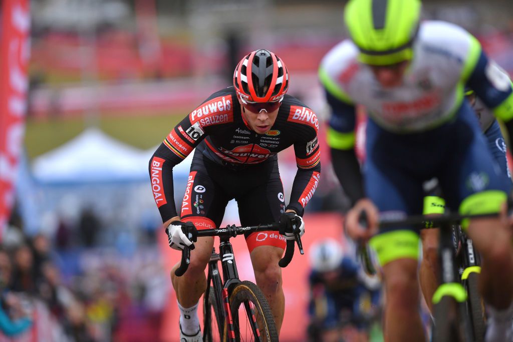 TABOR CZECH REPUBLIC NOVEMBER 14 Laurens Sweeck of Belgium and Team Pauwels Sauzen Bingoal competes during the 25th Tabor UCI CycloCross Worldcup 2021 Mens Elite CXWorldCup on November 14 2021 in Tabor Czech Republic Photo by Luc ClaessenGetty Images