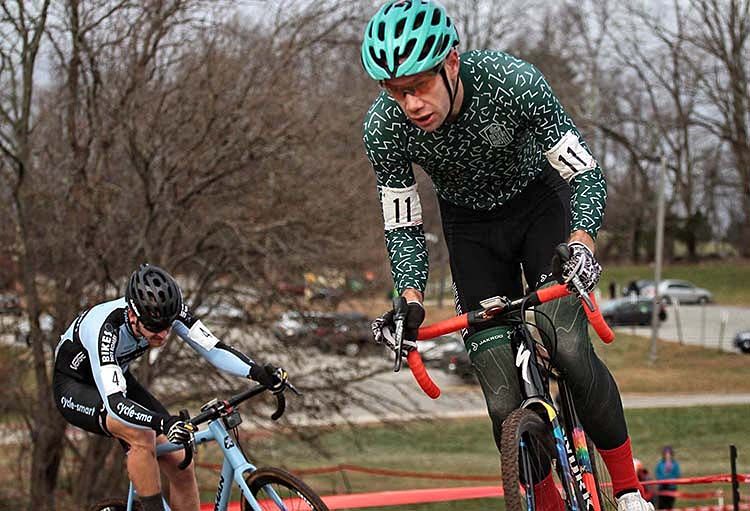 Alan Schroeder (High Desert Hustle) makes climbing look easy