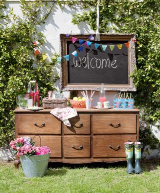 garden drinks table