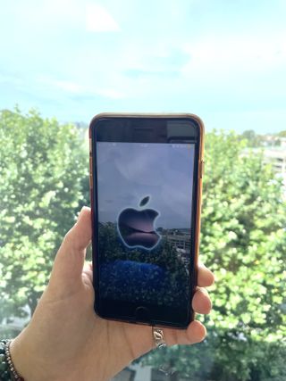 A photo of the Apple AR graphic on the iPhone 7 Plus.