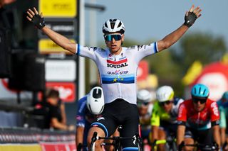 Tim Merlier sprints to Gooikse Pijl victory