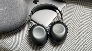 Noise cancelling headphones: KEF Mu7