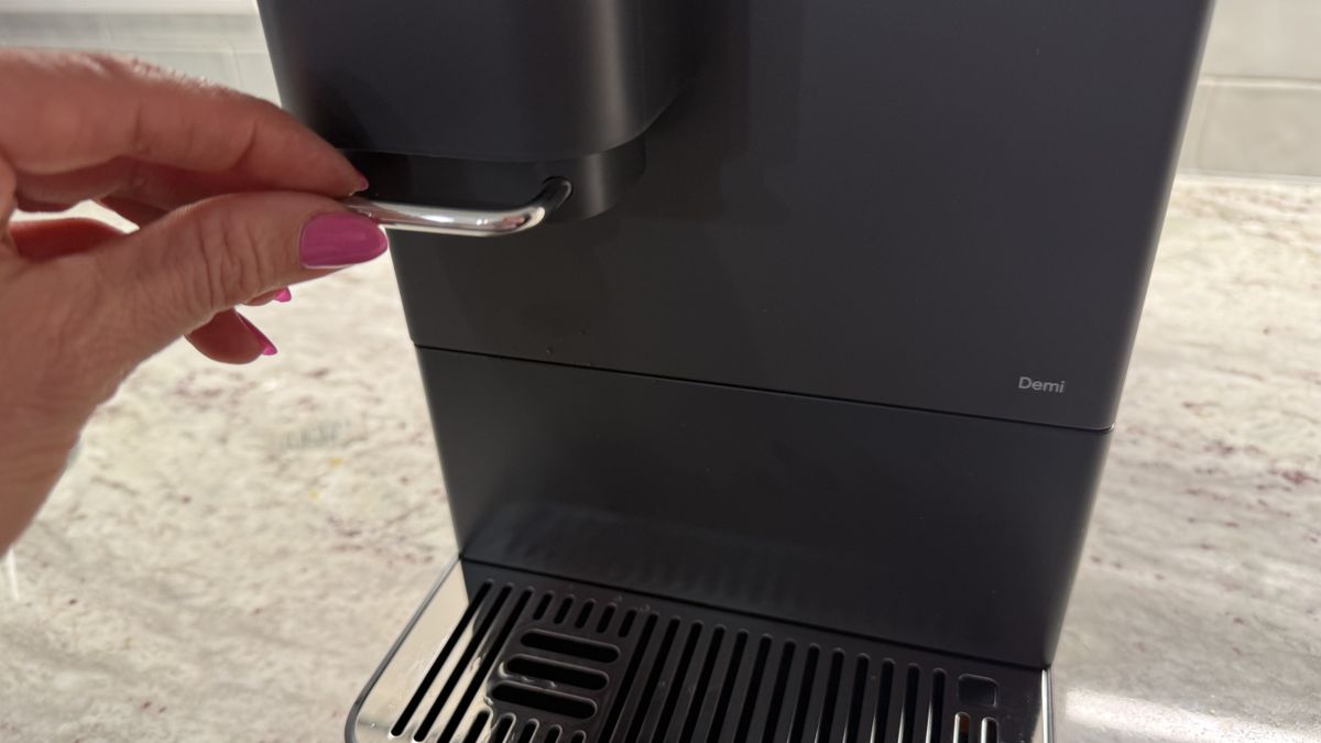 Terra Kaffe Demi raising and lowering spout