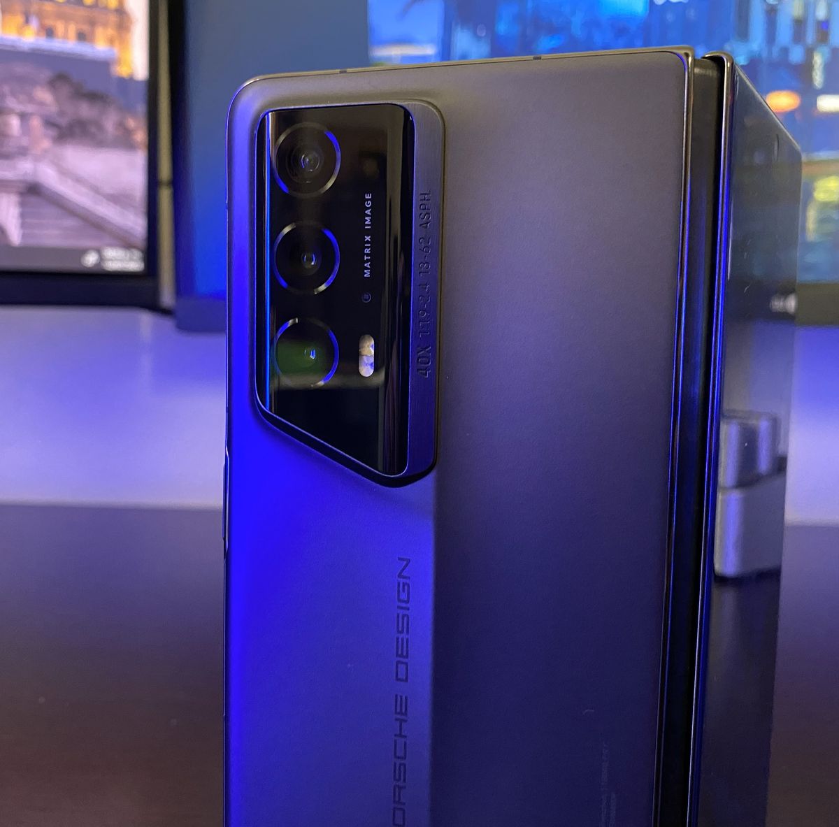 HONOR Magic V2 RSR Porsche Design
