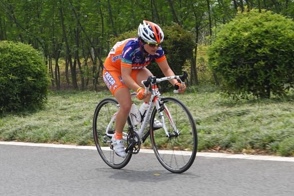 Valentina Bastianelli (Top Girls Fassa Bortolo - Ghezzi) in the final moments of her 38 kilometre breakaway