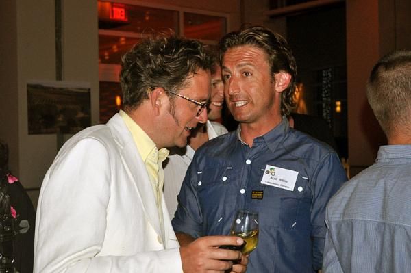 Jonathan Vaughters and Matt White share a word