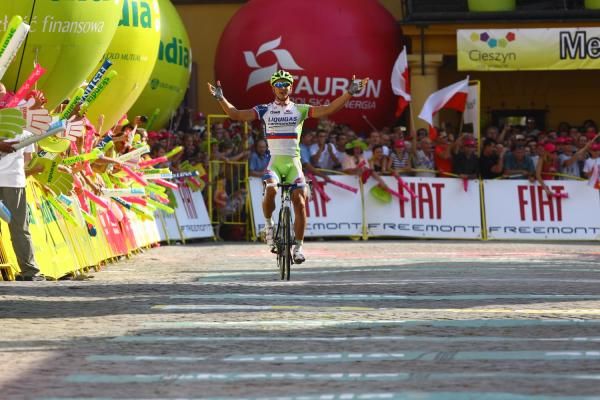 The rest of the sprinters aren't even in the picture behind Peter Sagan.