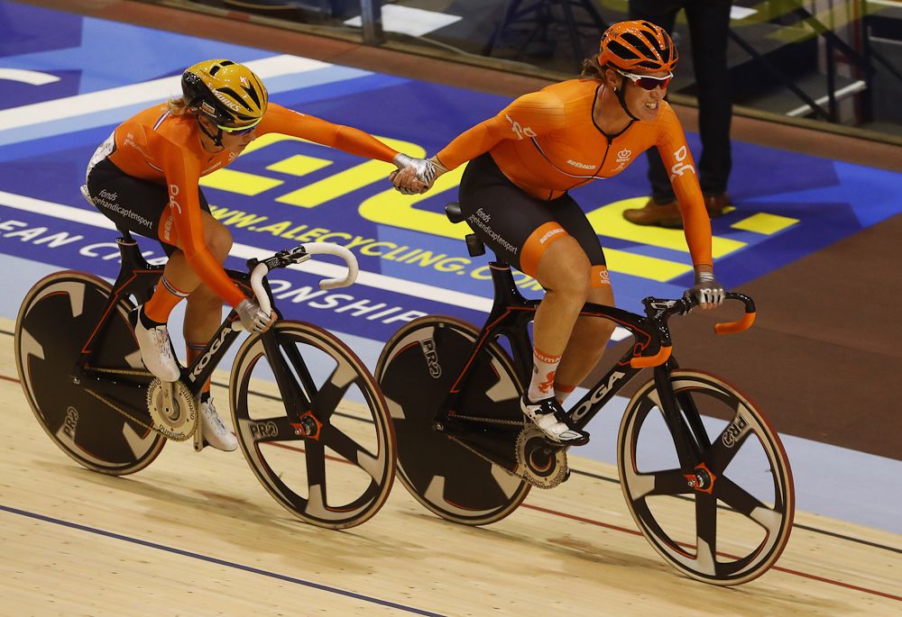 Amy Pieters and Kirsten Wild compete for the Netherlands in the Madison