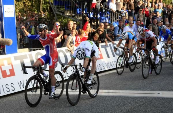 Cav and Goss gapped the other riders by a few length