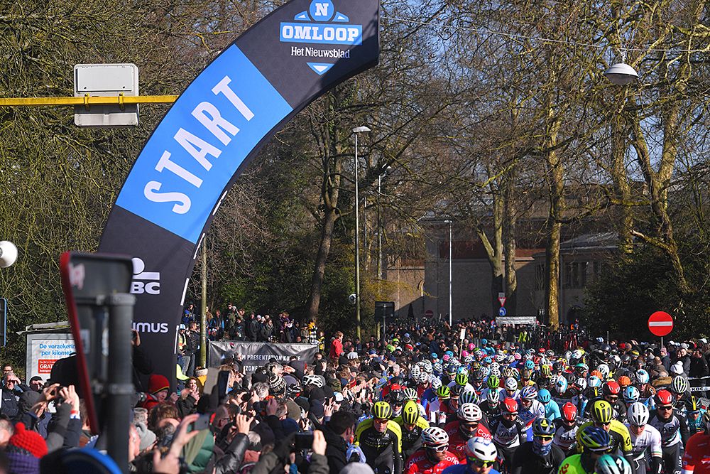 The start of Omloop Het Nieuwsblad
