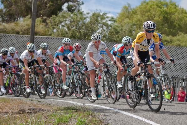 Tour leader Judith Arndt (HTC-Highroad)rides near the front of the peloton.