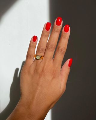 @iramshelton red manicure