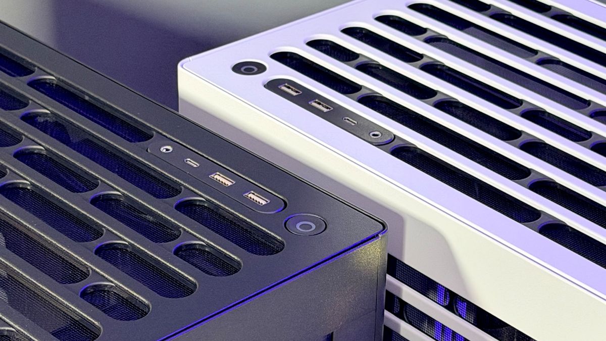 The Havn HS 360 PC case in black and white on a desk.