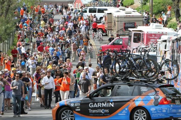 Crowds in Nevada City swamped the team parking area.
