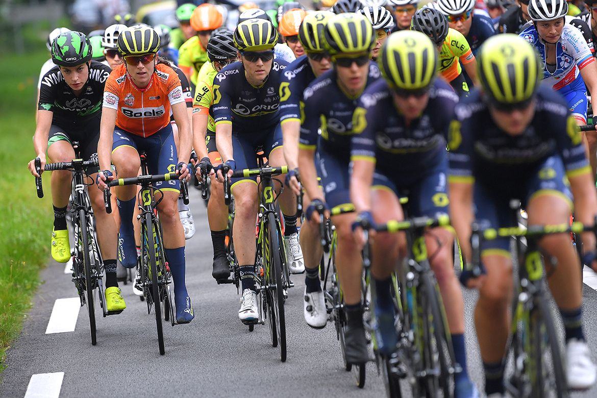 Orica-Scott lead for the race leader Annemiek van Vleuten