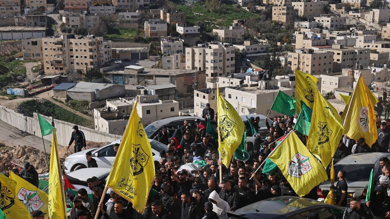 Mourners in the West Bank