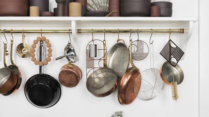 How to clean burnt pans: copper pots and pans