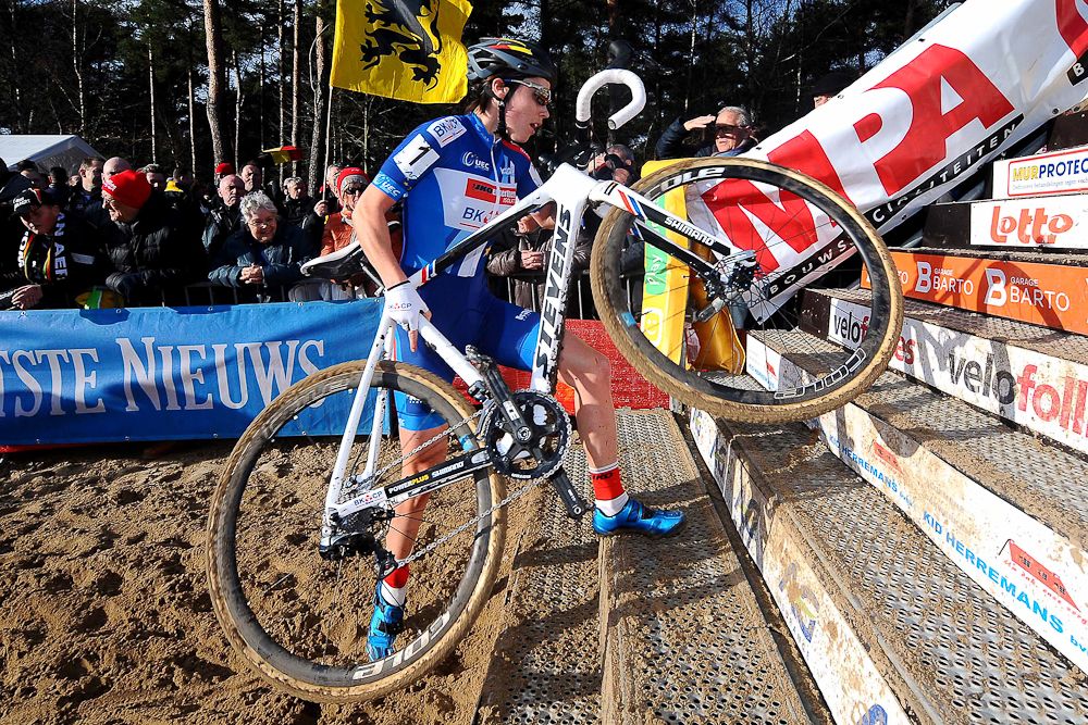 Sanne Cant on her way to winning the 2016 Belgian championships