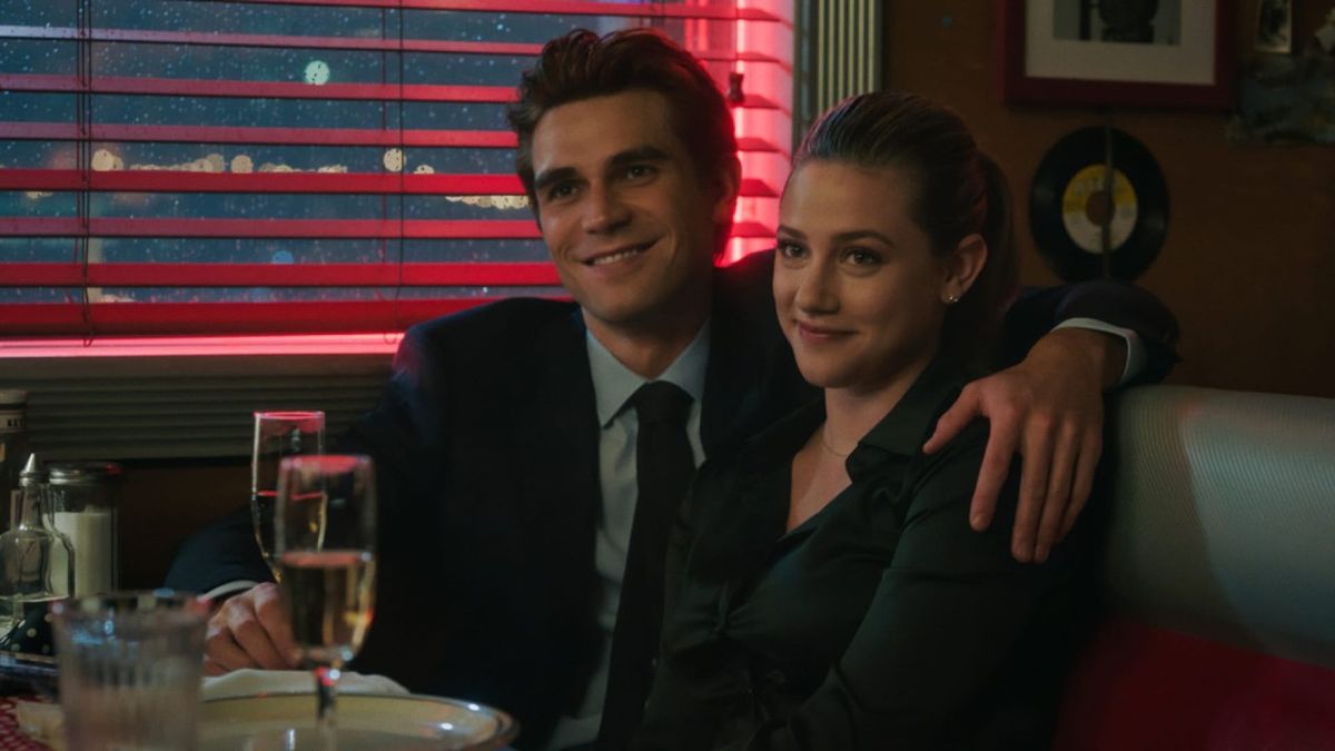 KJ Apa and Lili Reinhart on Riverdale