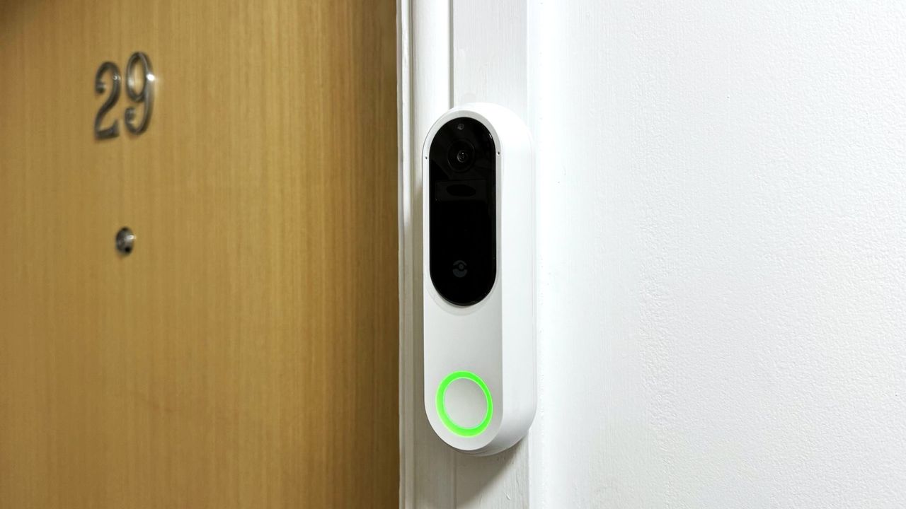 Doro Hemma doorbell mounted beside door