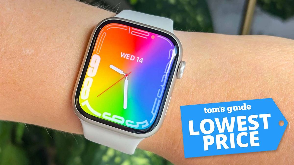 Apple Watch Series 8 with a Tom&#039;s Guide deal tag