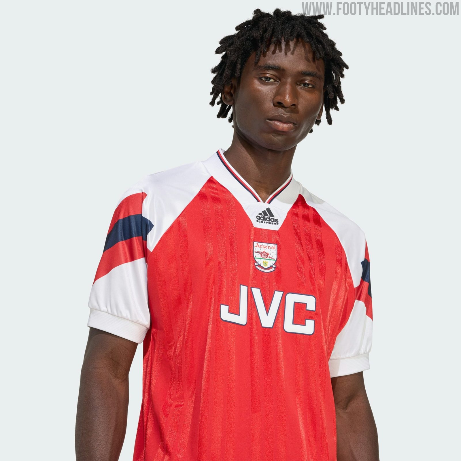 1992-1994 retro Arsenal kit modelled