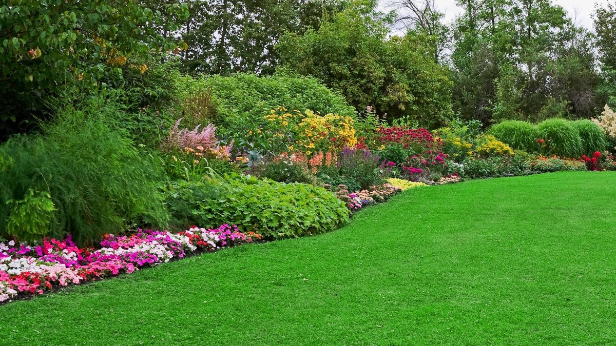 The Simple Edging Trick That Sharpens Borders and Helps With Garden Drainage
