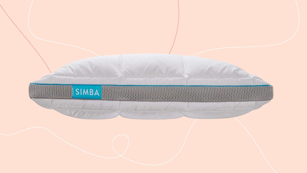 The Simba Hybrid pillow on a pink background