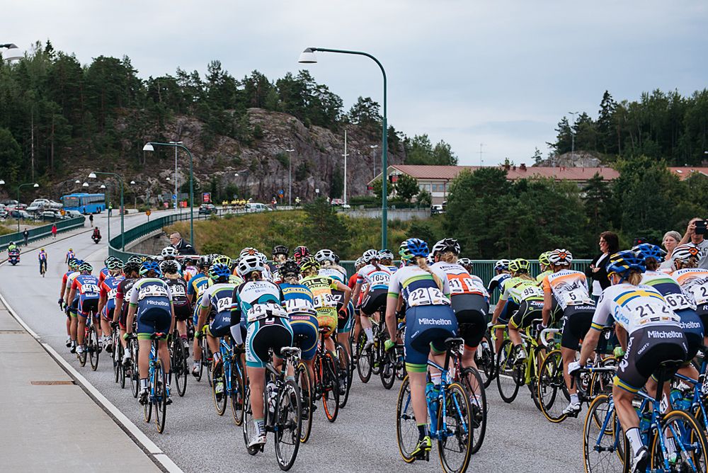 The peloton during stage 2 at the Ladies Tour of Norway