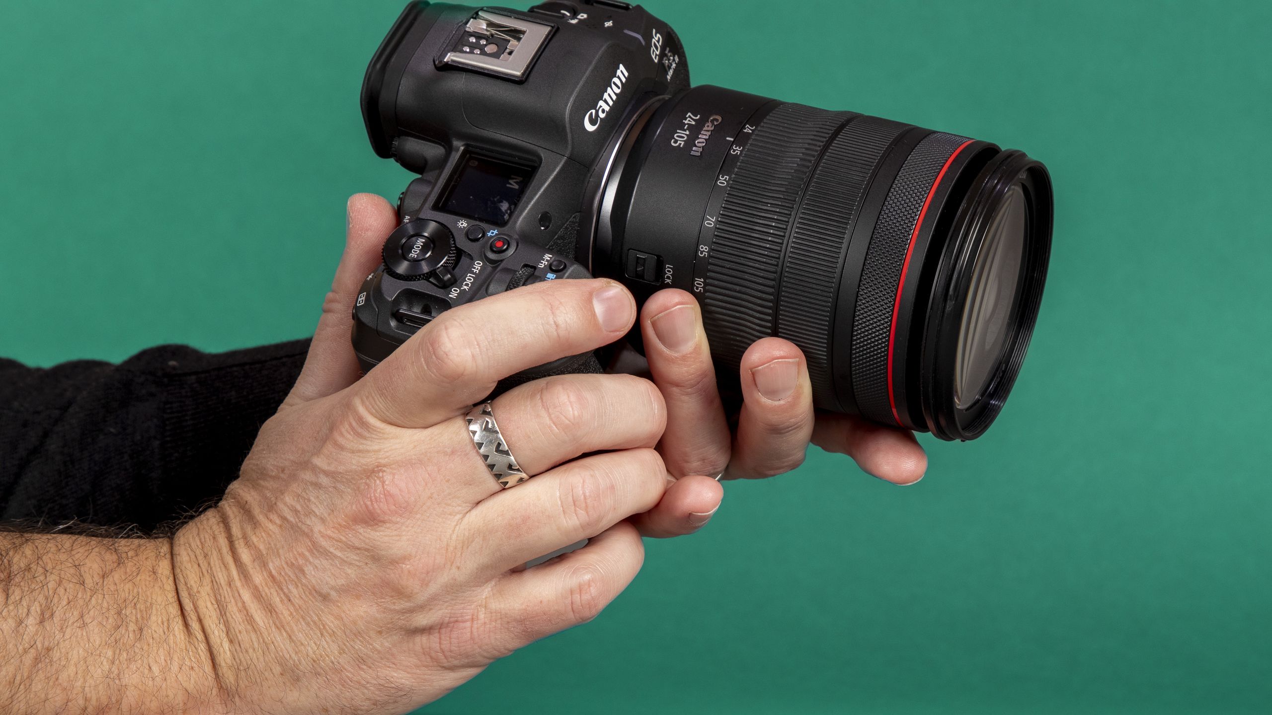 I've used it professionally for months and this one small thing is the biggest flaw with Canon's EOS R5 Mark II camera