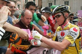 Riccardo Riccò signs autographs