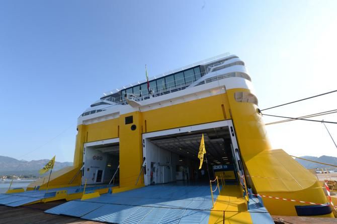 The entrance to the boat