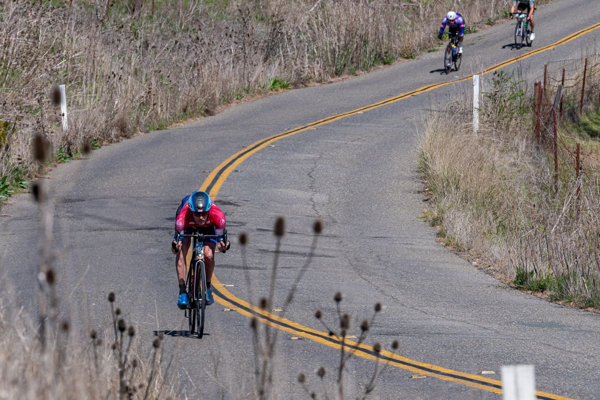 Stetina heads down a descent