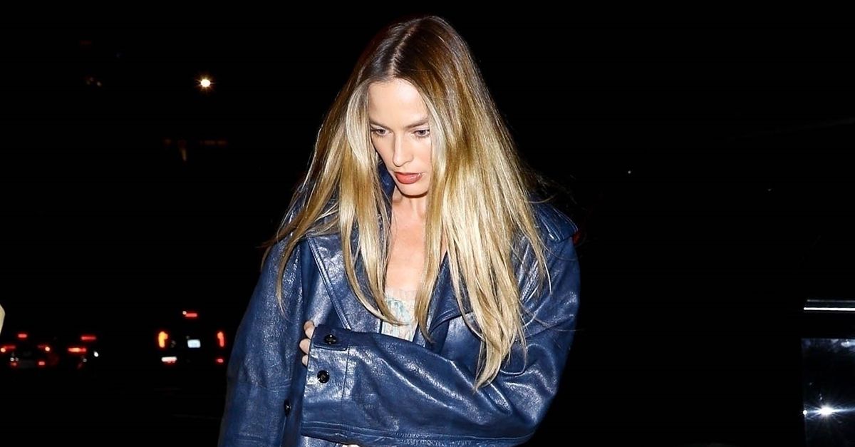 People Are Buying This Pretty Shirt Trend With the Intent of Wearing It Out at Night With Jeans