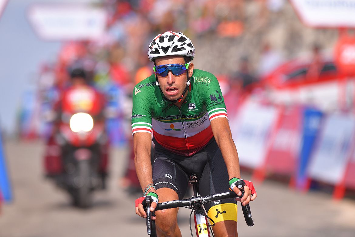 Fabio Aru finishing the Vuelta a Espa&ntilde;a's 14th stage