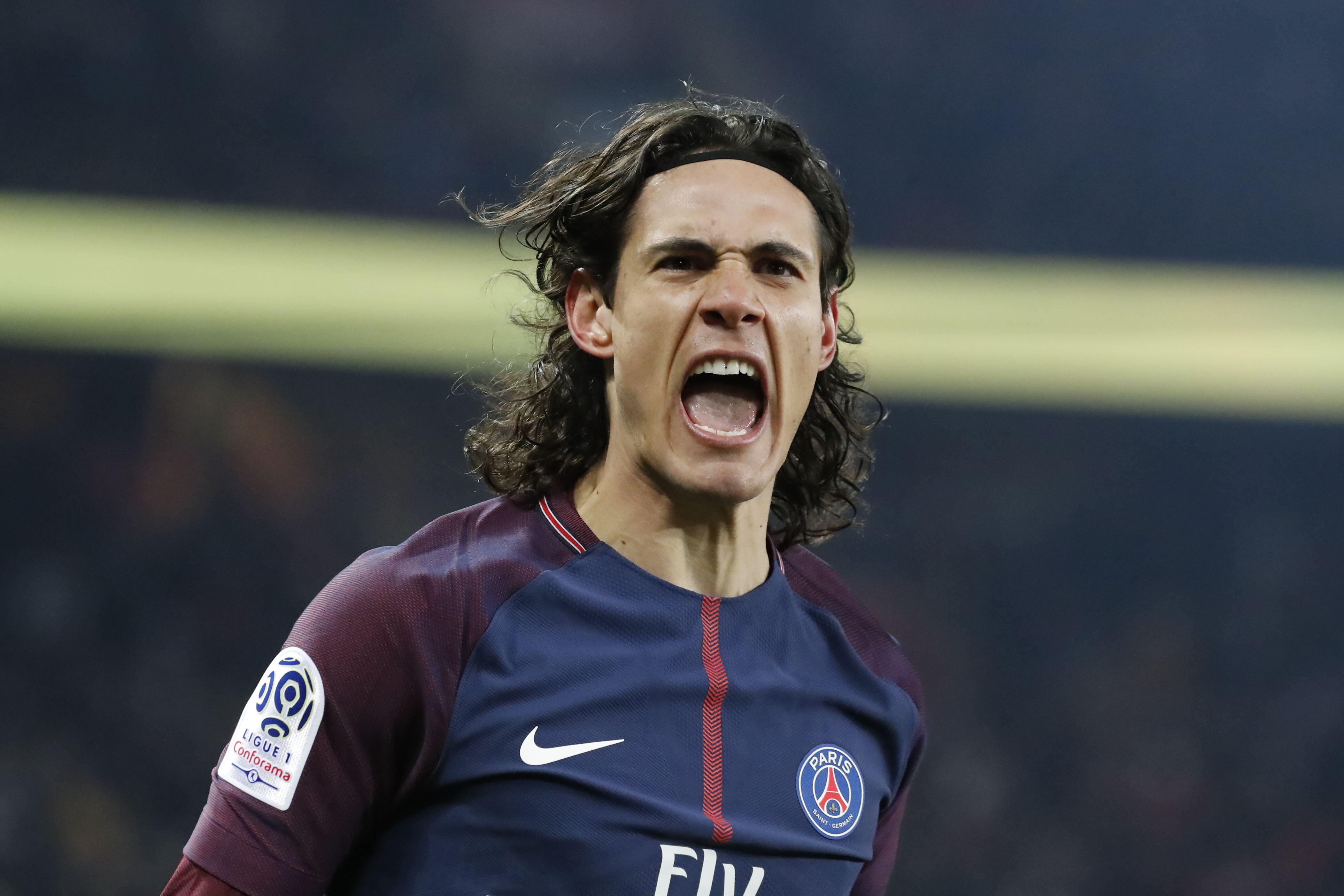 Edinson Cavani celebrates after scoring for PSG, 2018