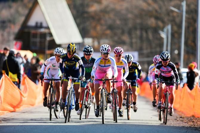 The Women start the race
