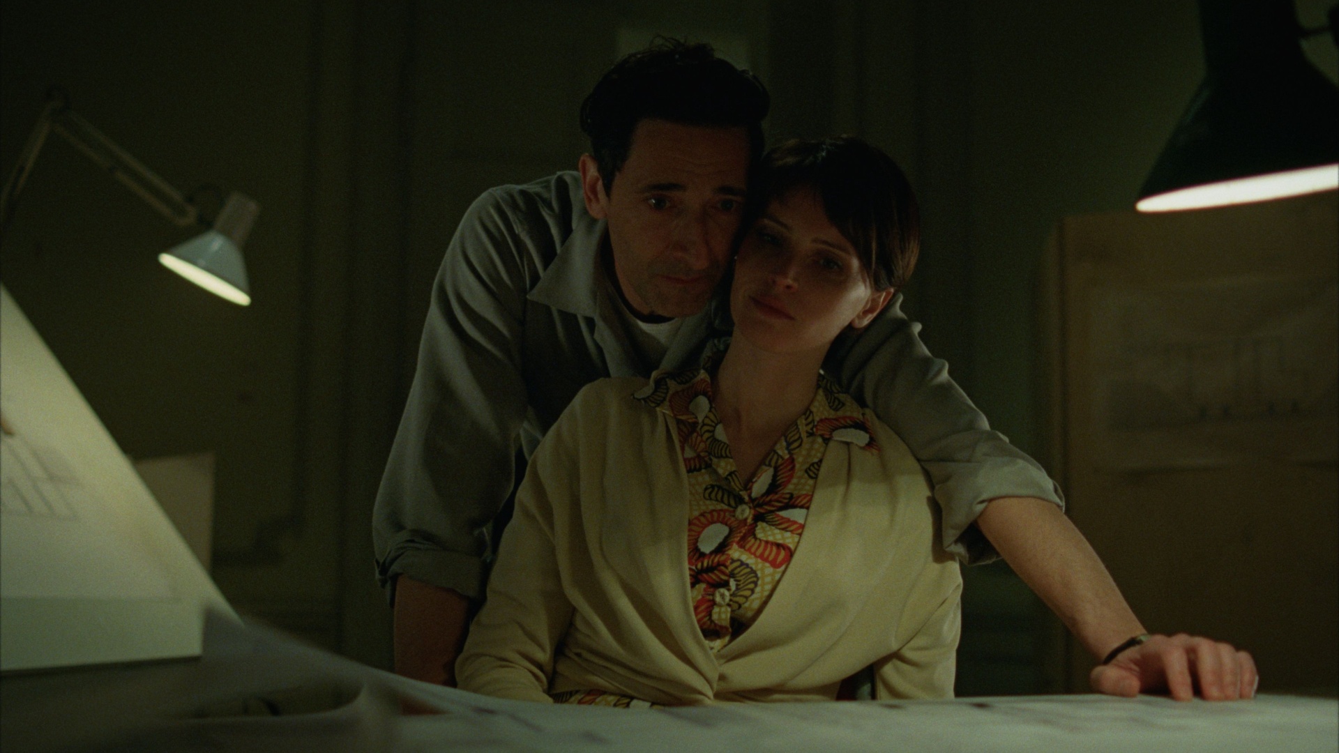 Adrien Brody y Felicity Jones 