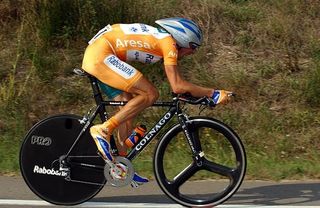Stage 9 - Menchov wins the TT and regains golden jersey