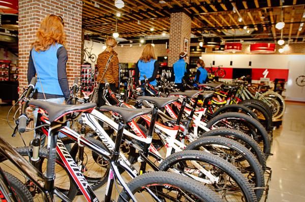 Team TIBCO visits Specialized Bicycles