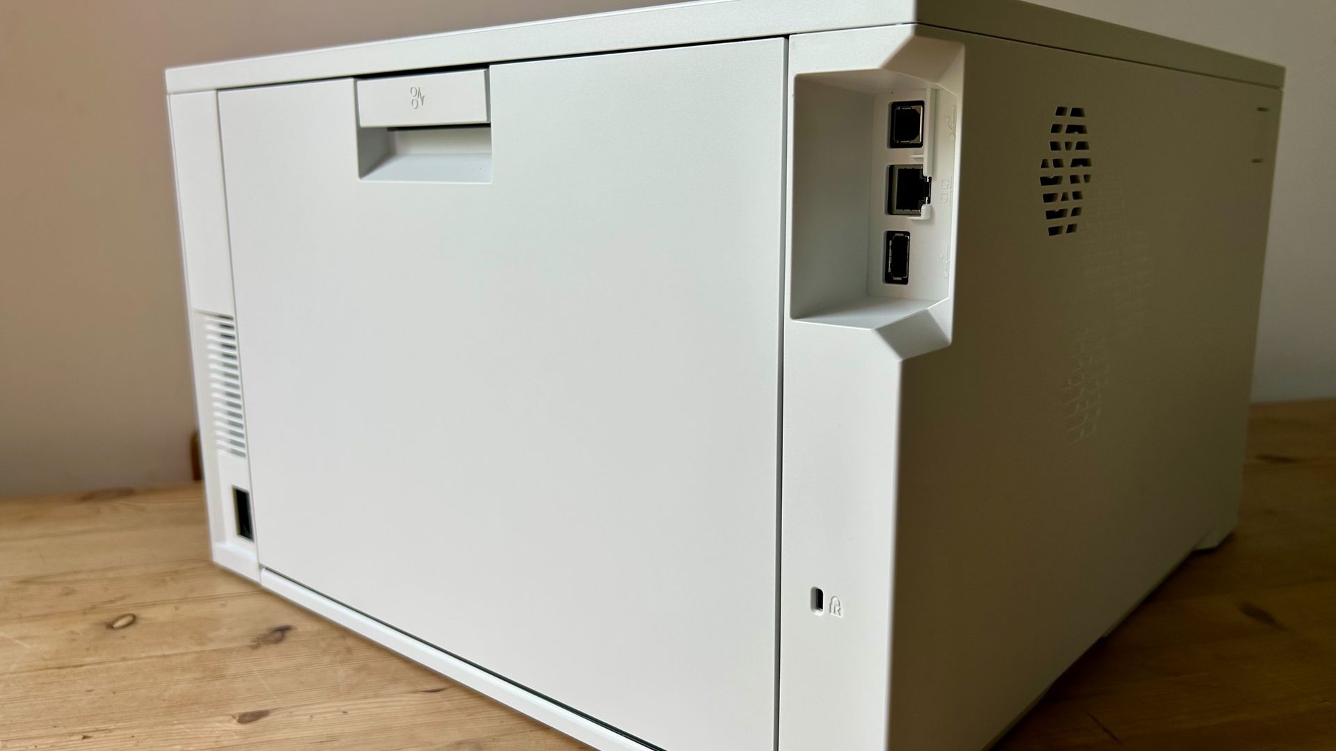 Testing out the HP Color LaserJet Enterprise 4701 laser printer in our home office
